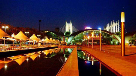 城市景觀(guān)燈使用實(shí)景圖1